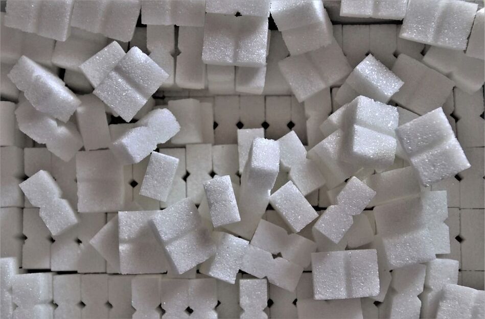 sheqeri është armiku i humbjes së peshës
