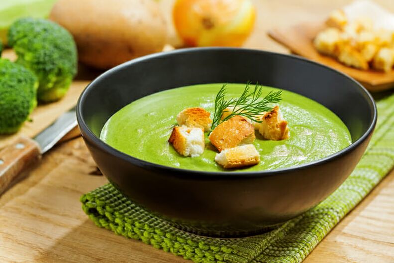 Supë krem ​​brokoli në menunë ushqyese për humbje peshe