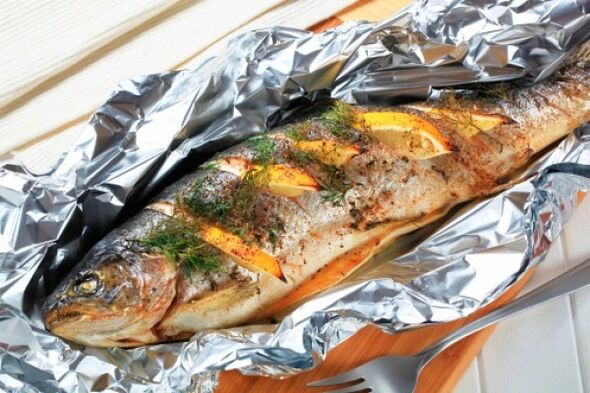 Ndiqni dietën Maggi me peshk të pjekur me petë për darkë